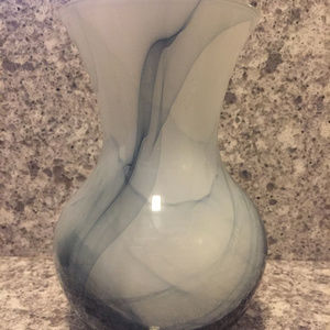 🖤 A Vase with Main Character Energy 🖤 Serving Looks AND Stems 🏺🌼🎭